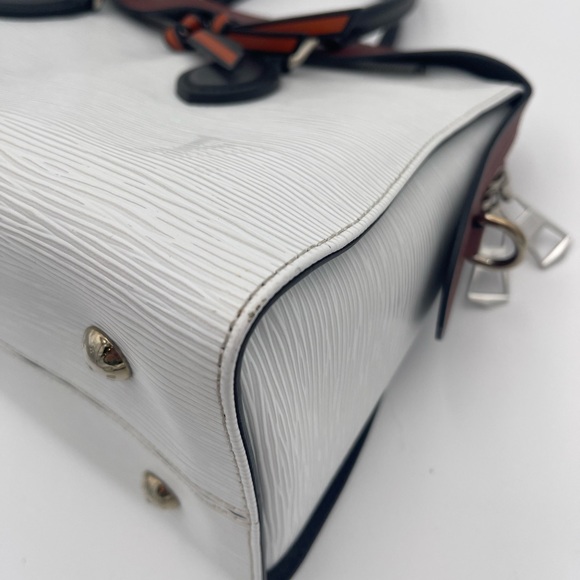 LOUIS VUITTON Epi Tuileries White - Picture 10 of 17